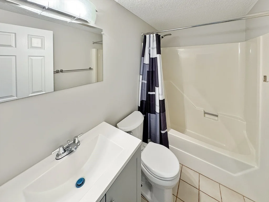 2 bed, 2 bath apartment for rent at 8th 9th St Unit 511, Medford — photo 6 of 19