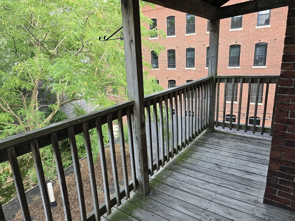 Studio bed, 1 bath apartment for rent at 9-11 Bismarck St Unit 3, Jamaica Plain — photo 4 of 20