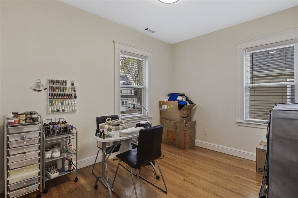 3 bed, 2 bath apartment for rent at 9-11 Clifford St Unit 9, Hyde Park — photo 10 of 17