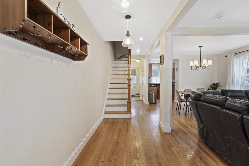 3 bed, 2 bath apartment for rent at 9-11 Clifford St Unit 9, Hyde Park — photo 2 of 17