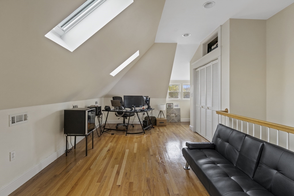 3 bed, 2 bath apartment for rent at 9-11 Clifford St Unit 9, Hyde Park — photo 15 of 17