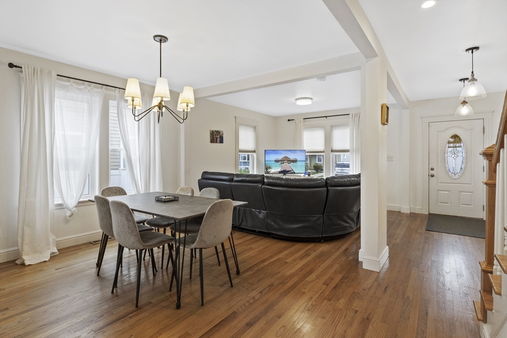 3 bed, 2 bath apartment for rent at 9-11 Clifford St Unit 9, Hyde Park — photo 3 of 17