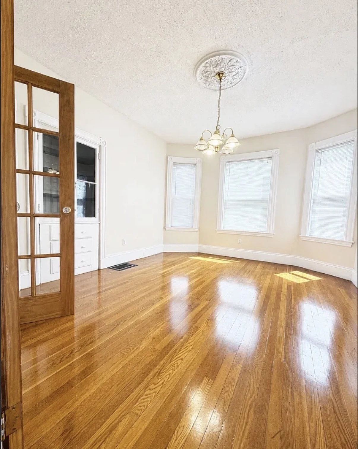 3 bed, 1 bath apartment for rent at 9-11 Corwin St Unit 9, Dorchester — photo 7 of 13