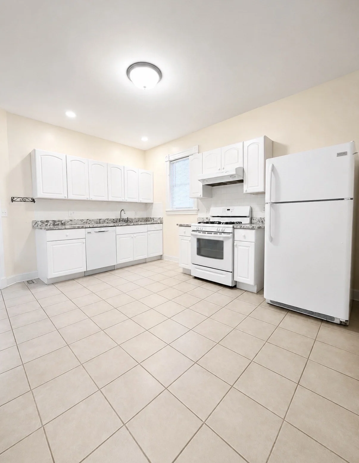 3 bed, 1 bath apartment for rent at 9-11 Corwin St Unit 9, Dorchester — photo 2 of 13