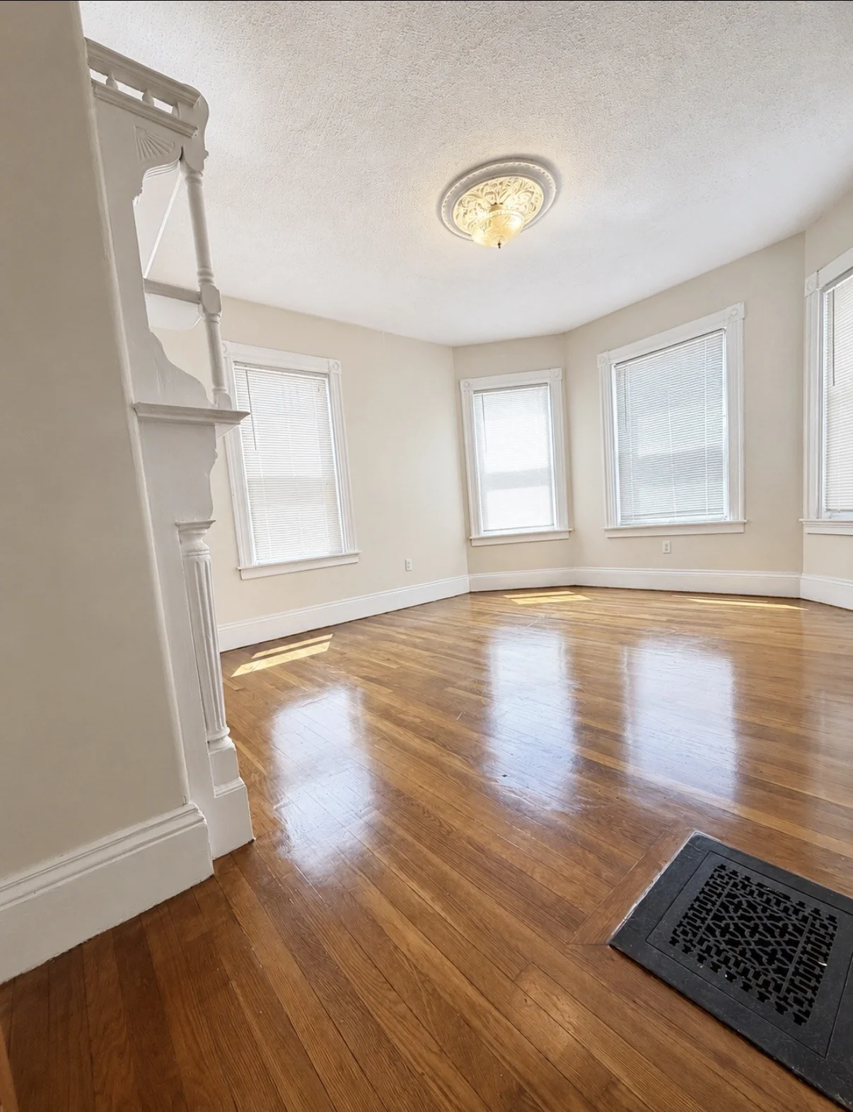 3 bed, 1 bath apartment for rent at 9-11 Corwin St Unit 9, Dorchester — photo 5 of 13
