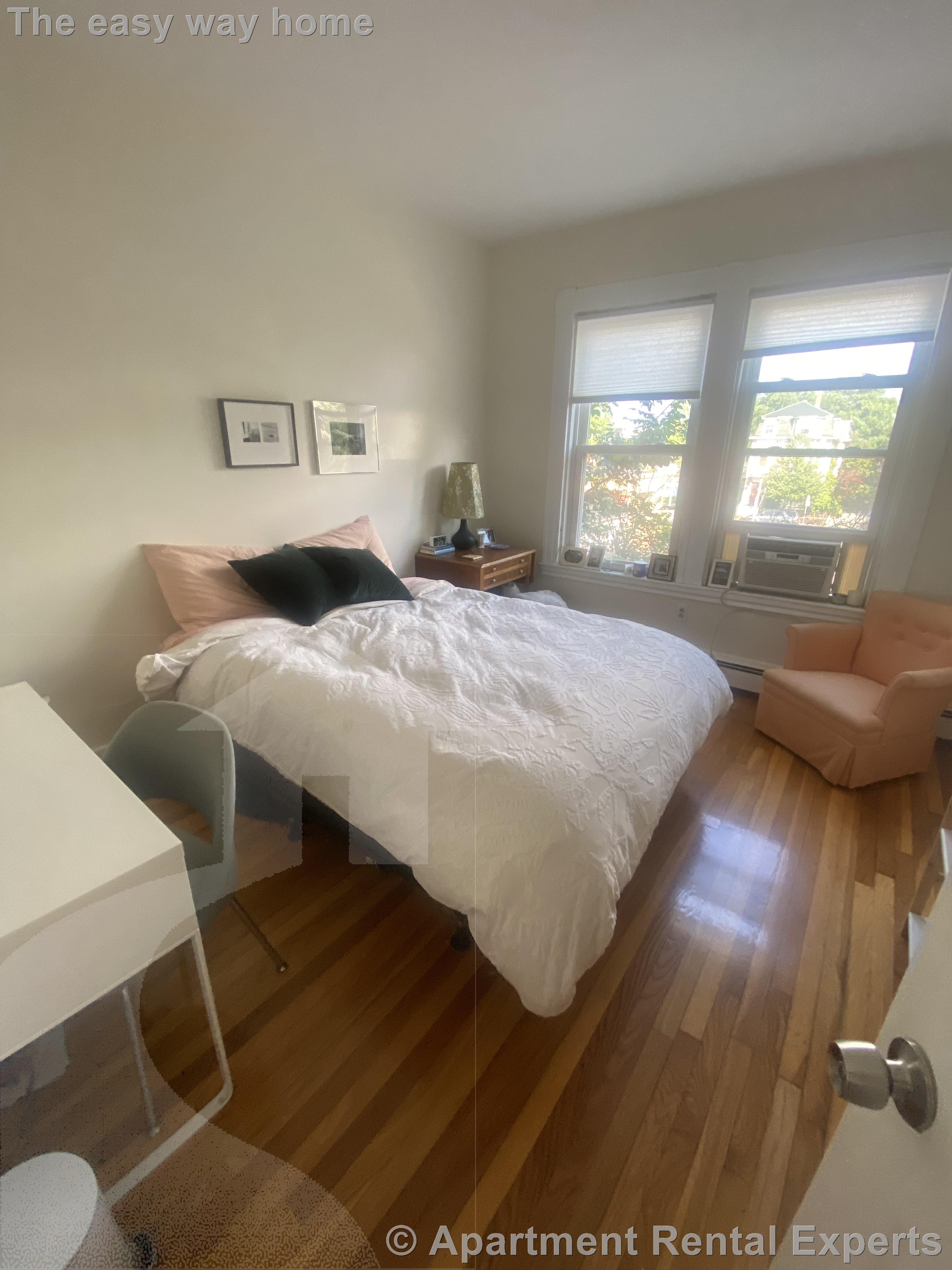 3 bed, 1 bath apartment for rent at 11 Houghton St Unit 2, Inman Square — photo 7 of 11