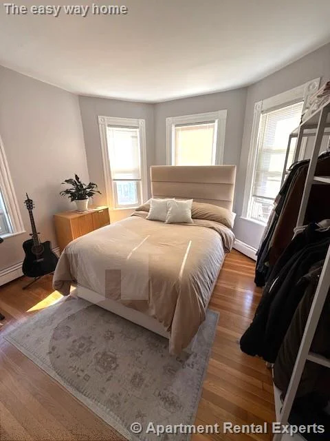 3 bed, 1 bath apartment for rent at 9-11 Houghton St Unit 3, Inman Square — photo 6 of 7
