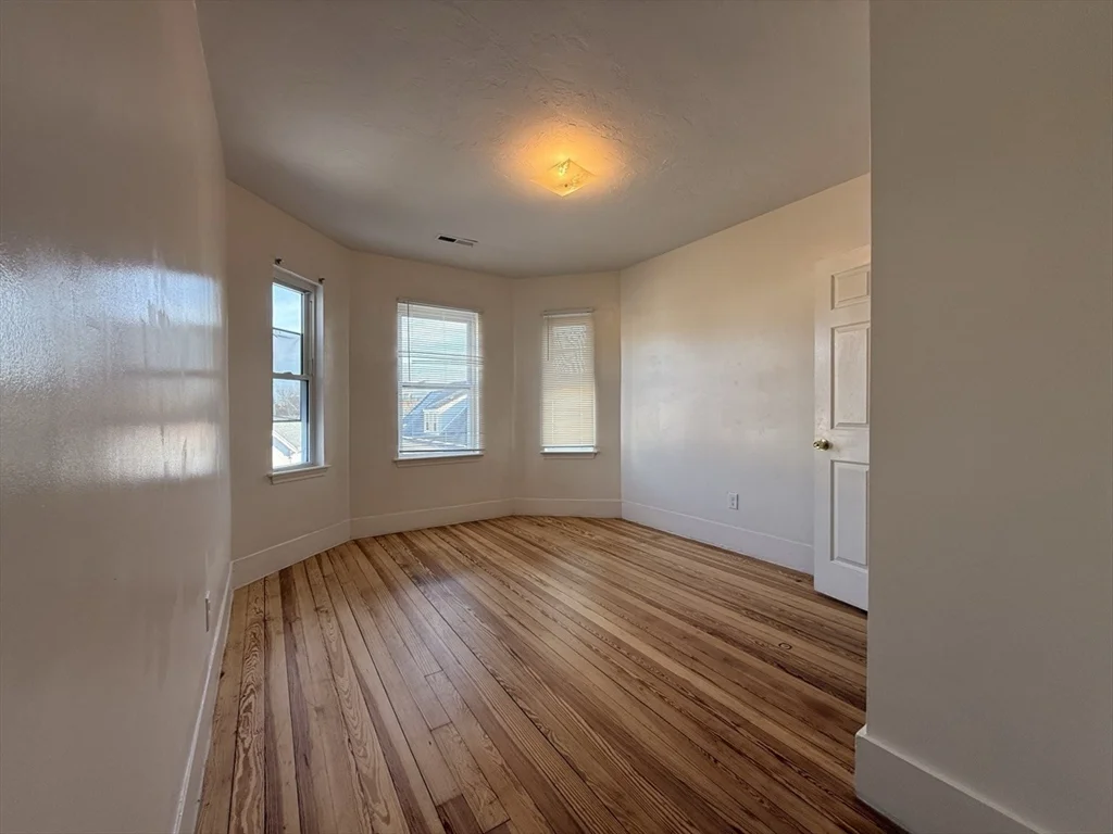 4 bed, 1 bath apartment for rent at 9-11 Richardson St Unit 3, Faulkner — photo 15 of 19