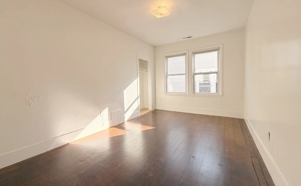 4 bed, 1 bath apartment for rent at 9-11 Richardson St Unit 3, Faulkner — photo 17 of 19