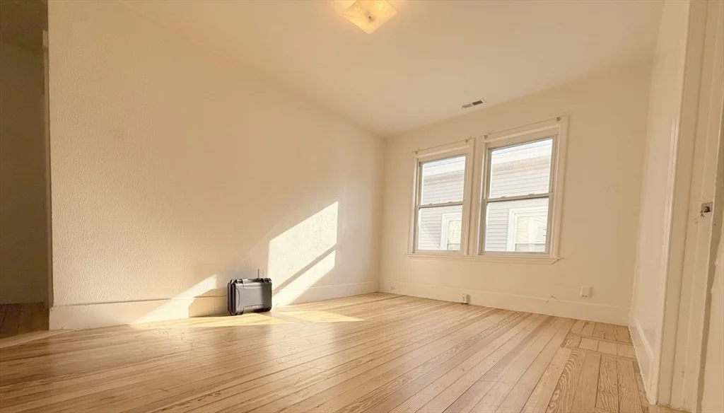 4 bed, 1 bath apartment for rent at 9-11 Richardson St Unit 3, Faulkner — photo 12 of 19