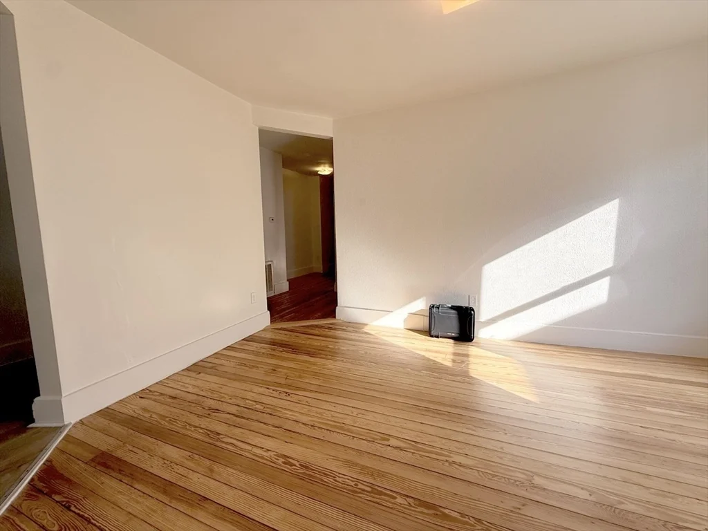 4 bed, 1 bath apartment for rent at 9-11 Richardson St Unit 3, Faulkner — photo 13 of 19