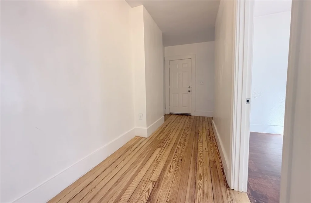 4 bed, 1 bath apartment for rent at 9-11 Richardson St Unit 3, Faulkner — photo 5 of 19