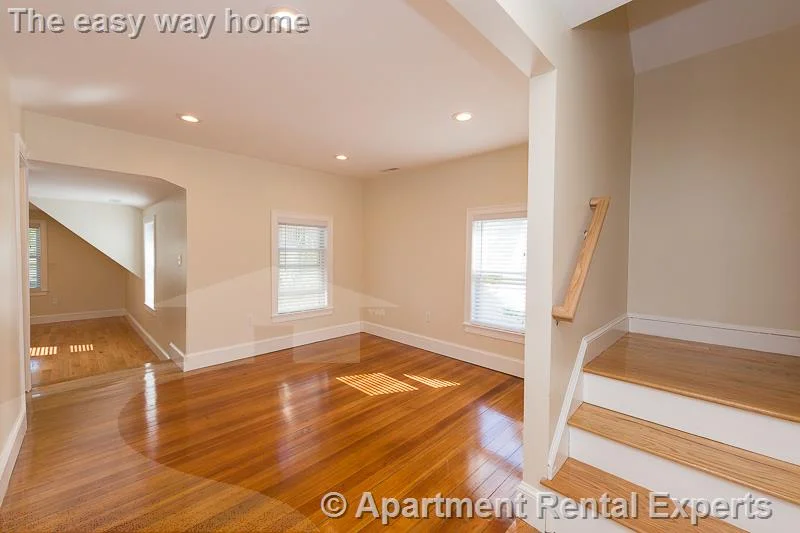 4 bed, 3 bath apartment for rent at 9-11 Rock Valley Ave Unit 2, Everett — photo 12 of 24