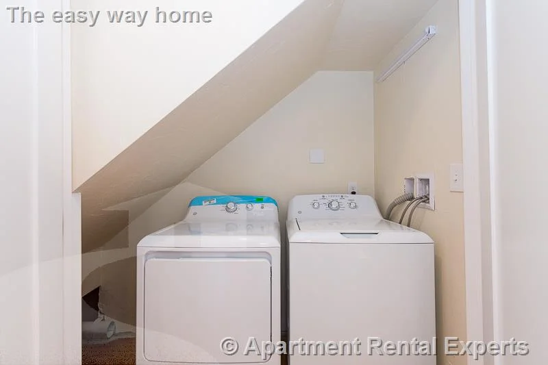 4 bed, 3 bath apartment for rent at 9-11 Rock Valley Ave Unit 2, Everett — photo 23 of 24
