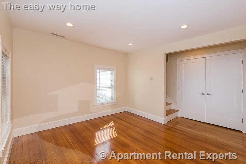4 bed, 3 bath apartment for rent at 9-11 Rock Valley Ave Unit 2, Everett — photo 10 of 24