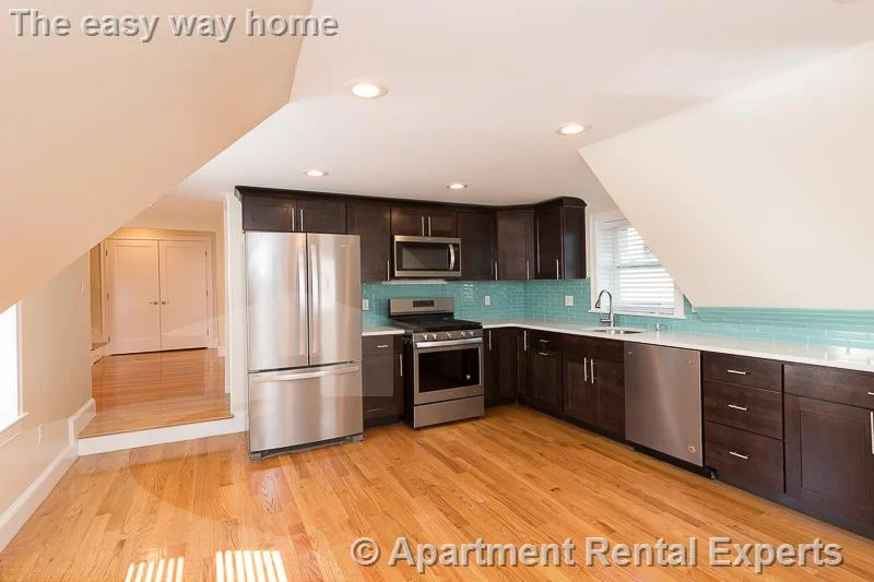4 bed, 3 bath apartment for rent at 9-11 Rock Valley Ave Unit 2, Everett — photo 9 of 24