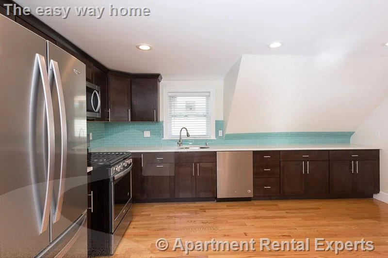 4 bed, 3 bath apartment for rent at 9-11 Rock Valley Ave Unit 2, Everett — photo 7 of 24