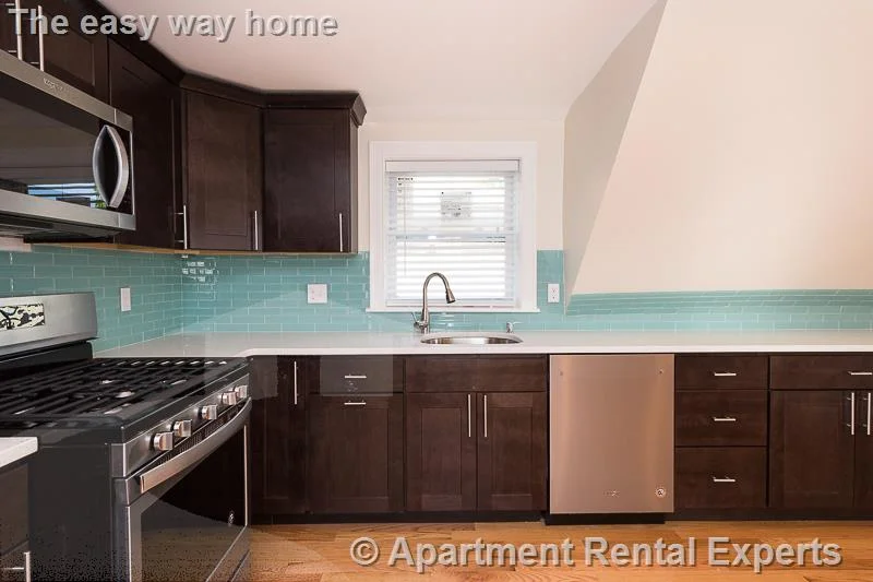 4 bed, 3 bath apartment for rent at 9-11 Rock Valley Ave Unit 2, Everett — photo 8 of 24