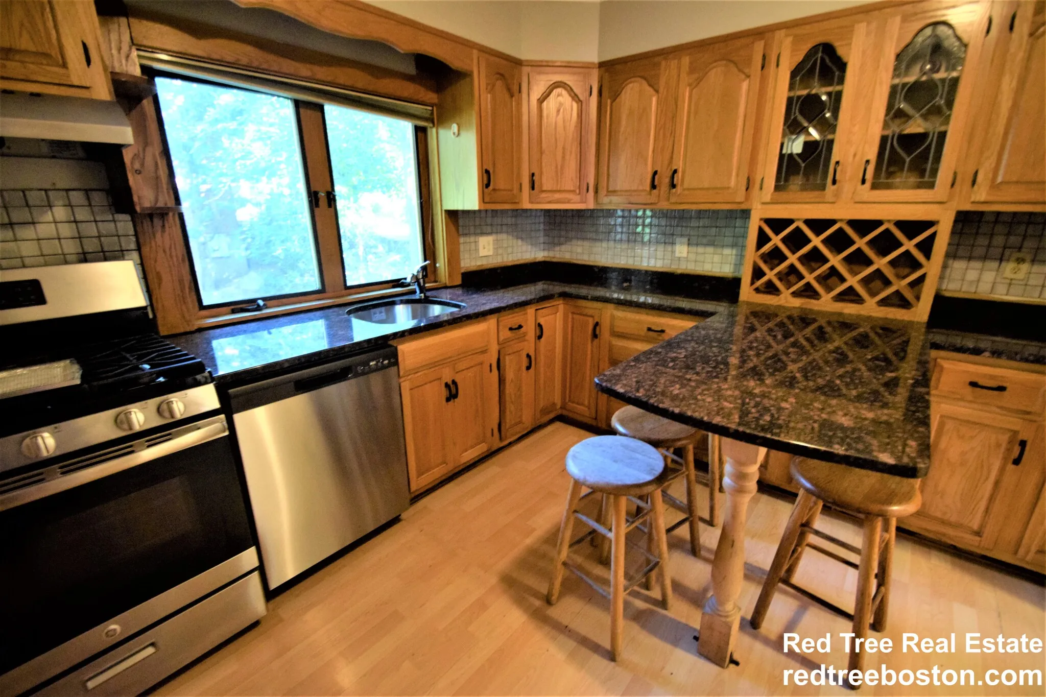 4 bed, 2 bath apartment for rent at 9-11 Undine Rd Unit 1, Brighton — photo 2 of 20