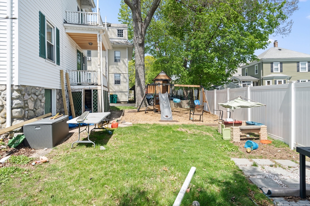 4 bed, 1 bath apartment for rent at 9-11 West St Unit 11, Norwood — photo 28 of 29