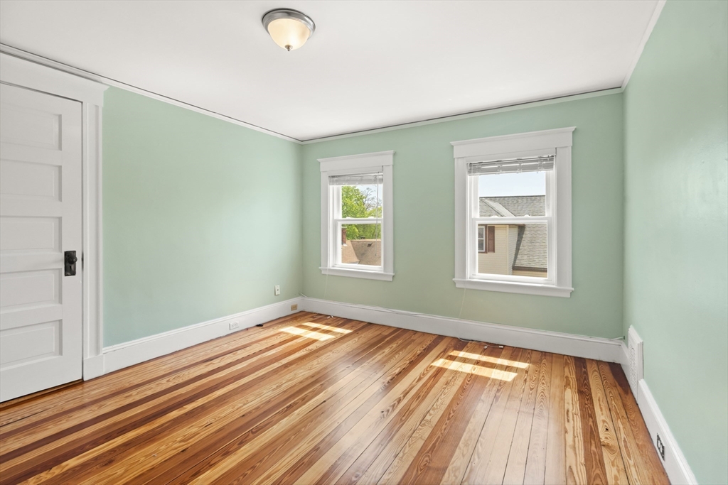 4 bed, 1 bath apartment for rent at 9-11 West St Unit 11, Norwood — photo 21 of 29