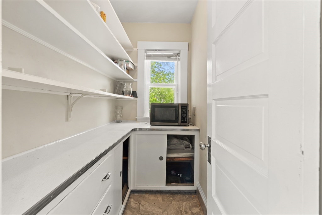 4 bed, 1 bath apartment for rent at 9-11 West St Unit 11, Norwood — photo 6 of 29