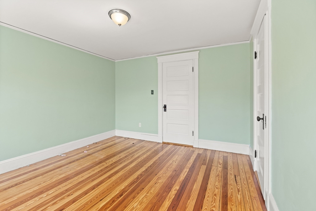 4 bed, 1 bath apartment for rent at 9-11 West St Unit 11, Norwood — photo 23 of 29