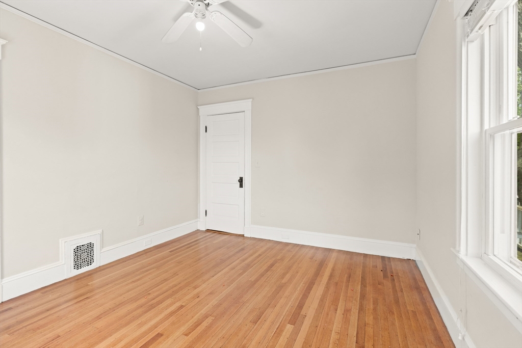 4 bed, 1 bath apartment for rent at 9-11 West St Unit 11, Norwood — photo 15 of 29