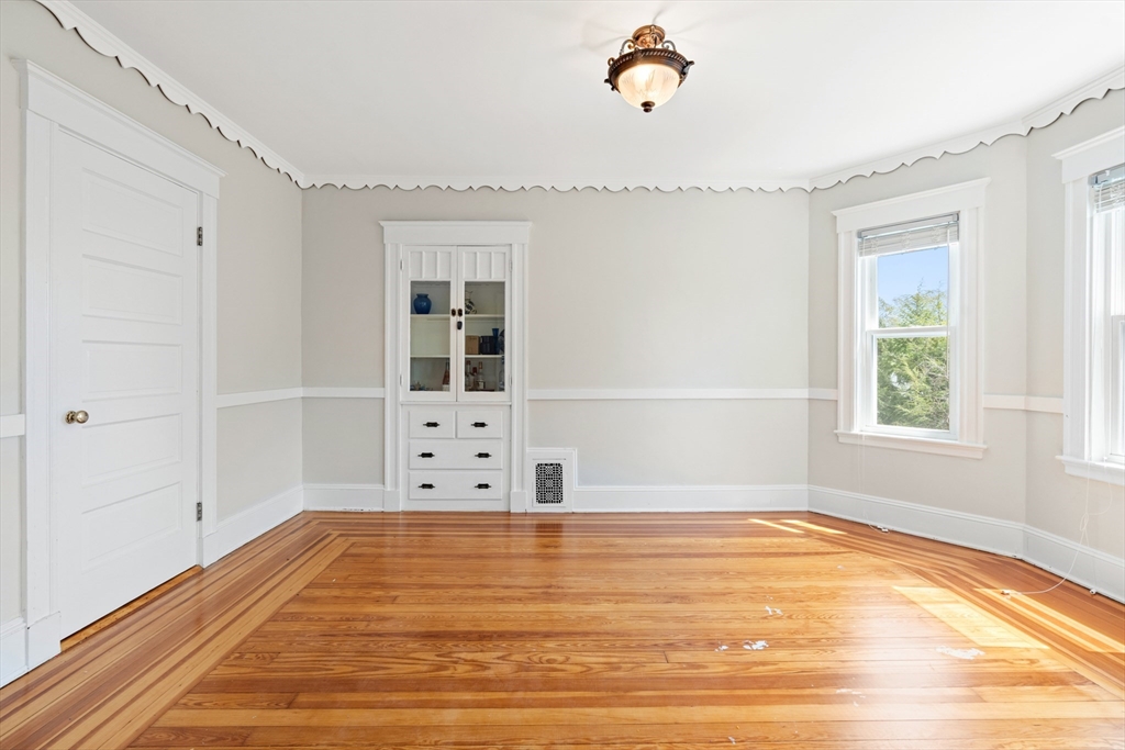 4 bed, 1 bath apartment for rent at 9-11 West St Unit 11, Norwood — photo 9 of 29