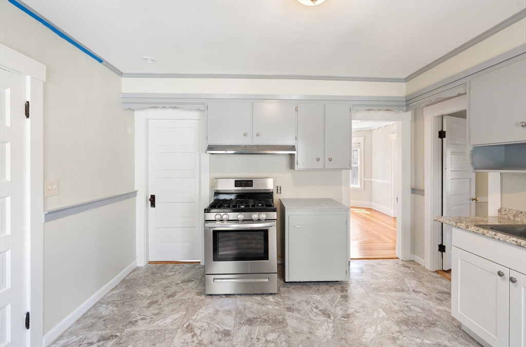 4 bed, 1 bath apartment for rent at 9-11 West St Unit 11, Norwood — photo 4 of 29