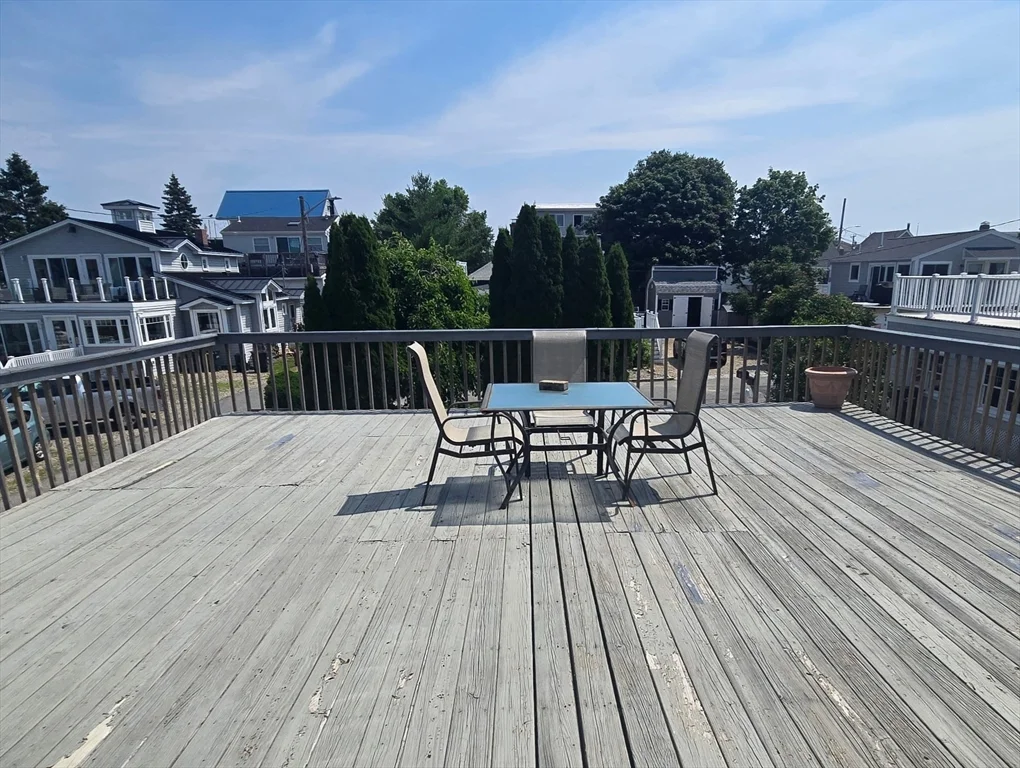 3 bed, 2 bath apartment for rent at 9 54th Unit WINTER, Plum Island — photo 12 of 17