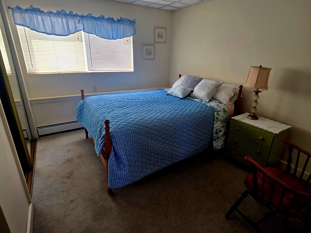 3 bed, 2 bath apartment for rent at 9 54th Unit WINTER, Plum Island — photo 10 of 17