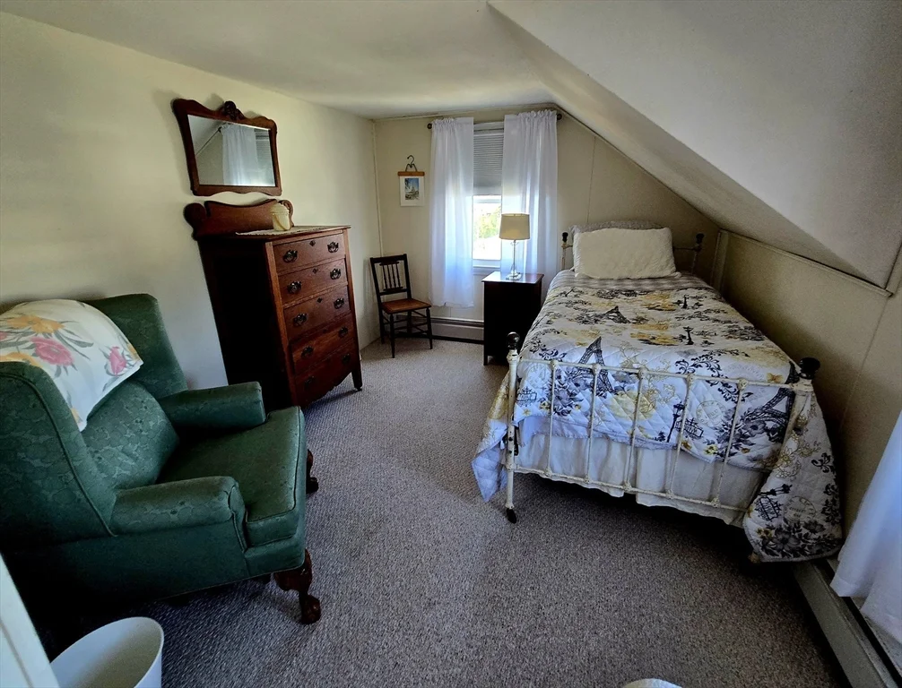 3 bed, 2 bath apartment for rent at 9 54th Unit WINTER, Plum Island — photo 8 of 17