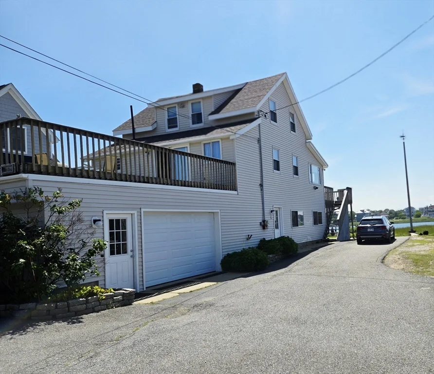 3 bed, 2 bath apartment for rent at 9 54th Unit WINTER, Plum Island — photo 14 of 17