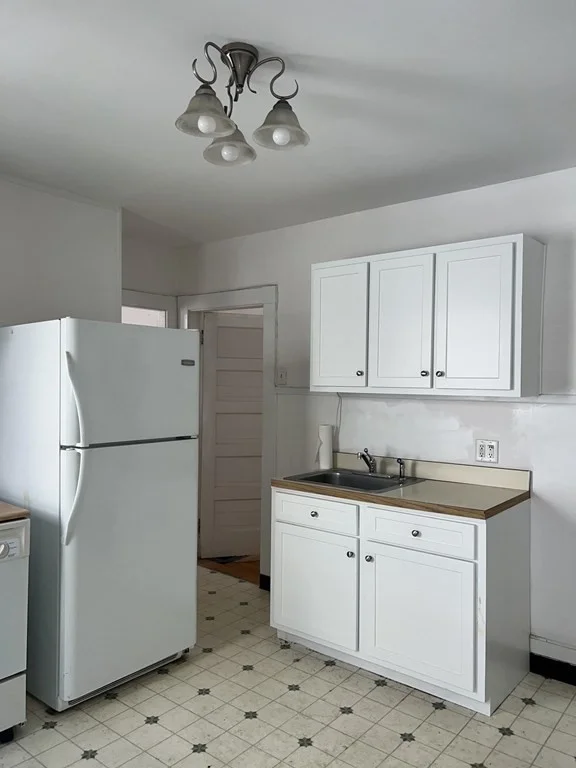 2 bed, 1 bath apartment for rent at 9 Acorn Unit 2, Cambridgeport — photo 4 of 10