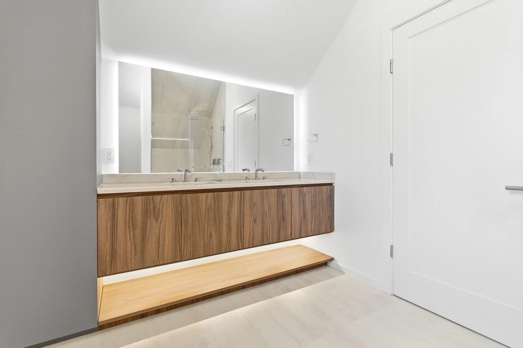 4 bed, 4+ bath apartment for rent at 9 Algonquin Unit TH, Chestnut Hill — photo 24 of 37