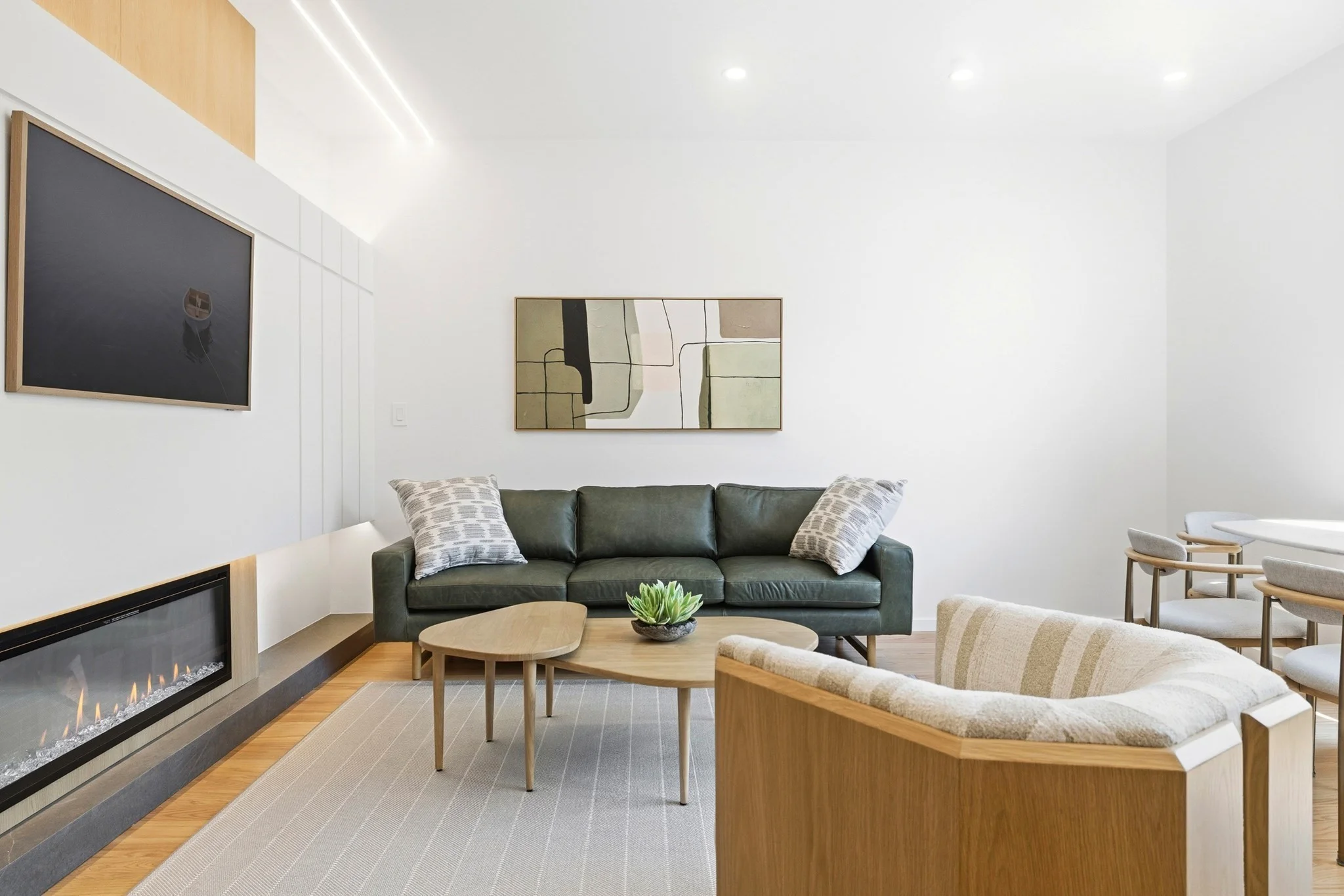 4 bed, 4+ bath apartment for rent at 9 Algonquin Unit TH, Chestnut Hill — photo 2 of 37