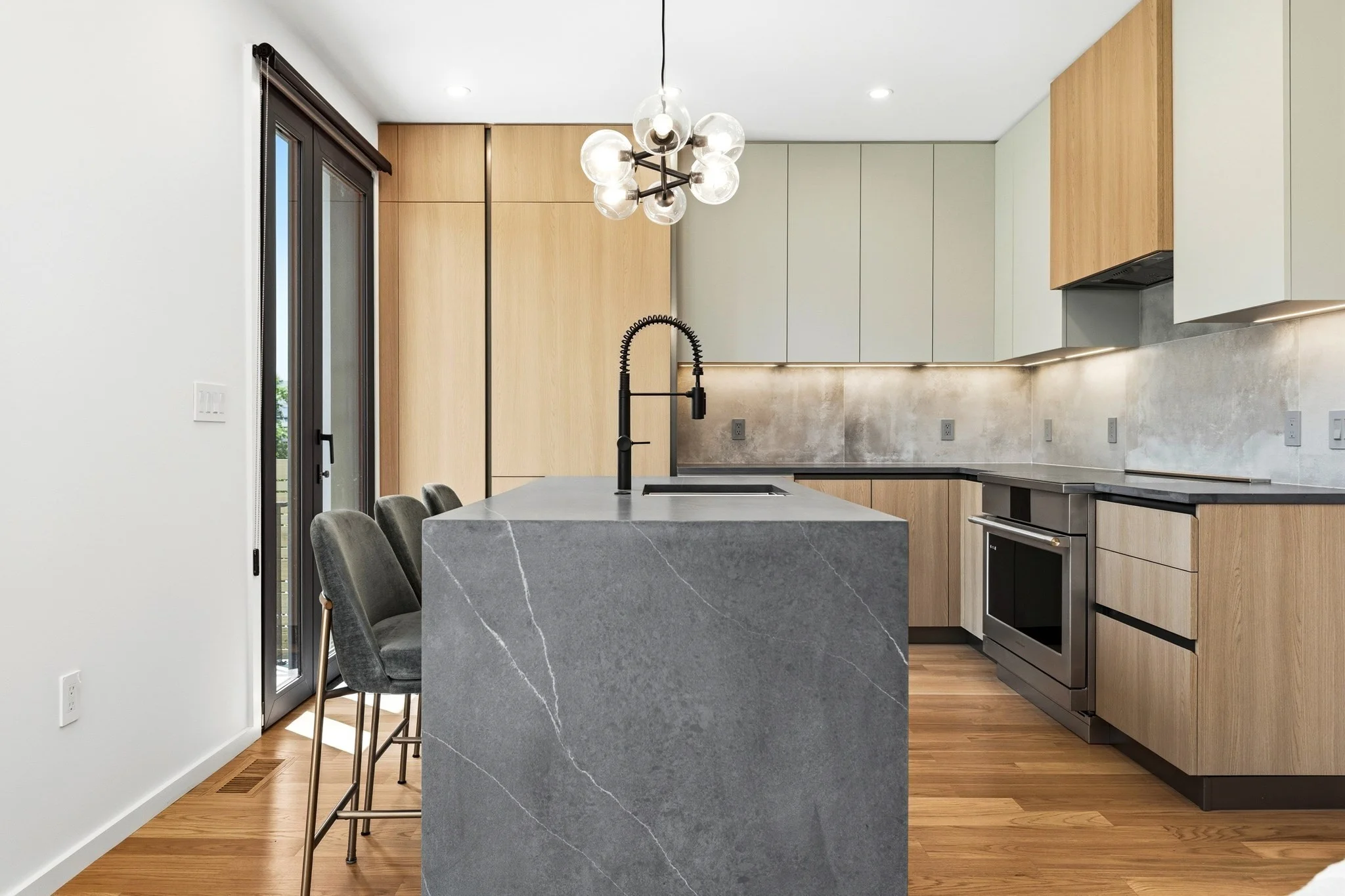4 bed, 4+ bath apartment for rent at 9 Algonquin Unit TH, Chestnut Hill — photo 6 of 37