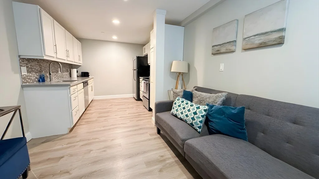 1 bed, 1 bath apartment for rent at 9 Anderson St Unit 1 F, Beacon Hill — photo 5 of 18