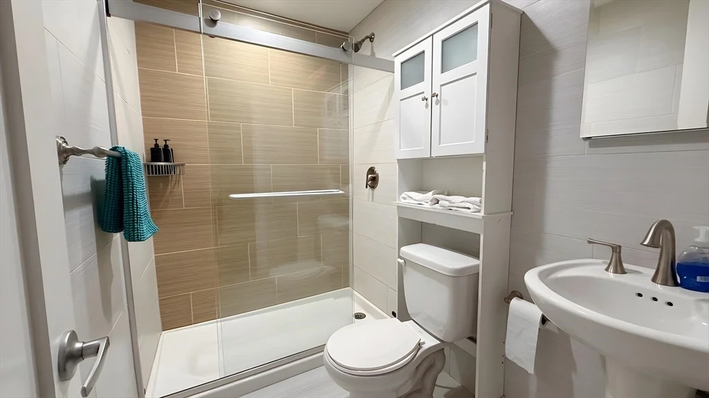 1 bed, 1 bath apartment for rent at 9 Anderson St Unit 1 F, Beacon Hill — photo 2 of 18