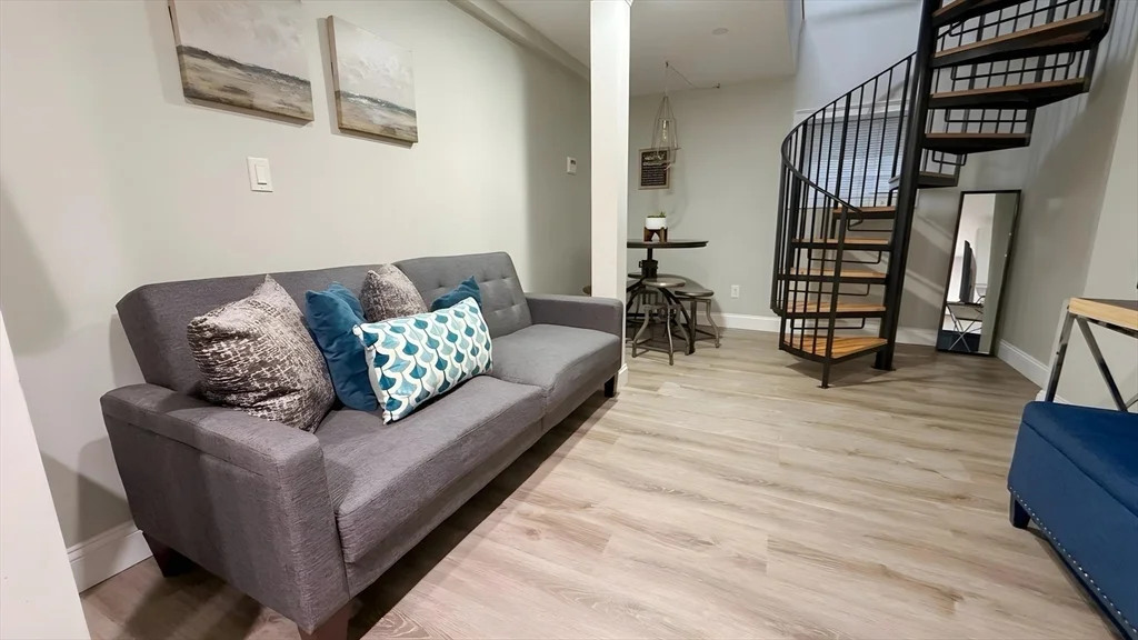 1 bed, 1 bath apartment for rent at 9 Anderson St Unit 1 F, Beacon Hill — photo 8 of 18