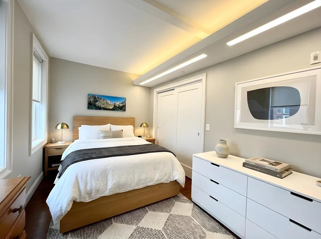 2 bed, 1 bath apartment for rent at 9 Anderson Unit 1 R, Beacon Hill — photo 3 of 13