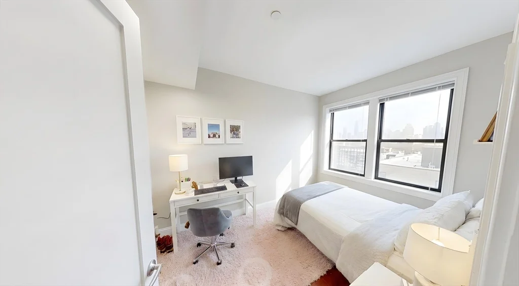 2 bed, 1 bath apartment for rent at 9 Anderson Unit 2 R, Beacon Hill — photo 4 of 9