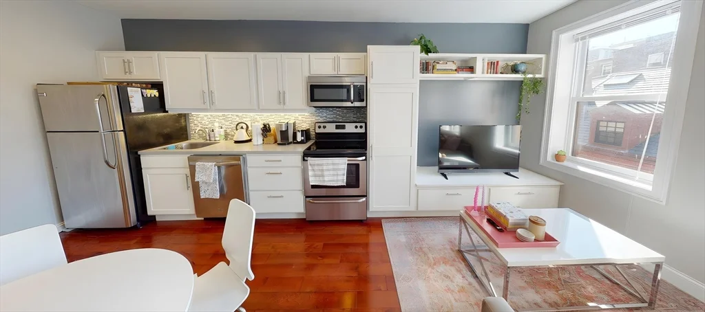 2 bed, 1 bath apartment for rent at 9 Anderson Unit 2 R, Beacon Hill — photo 1 of 9