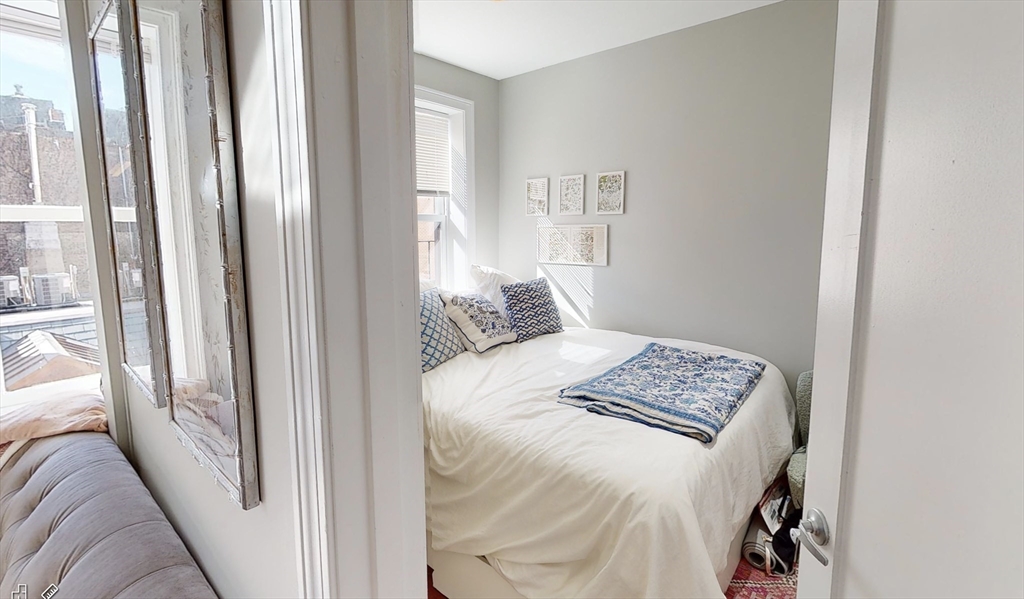 2 bed, 1 bath apartment for rent at 9 Anderson Unit 3 R, Beacon Hill — photo 6 of 8