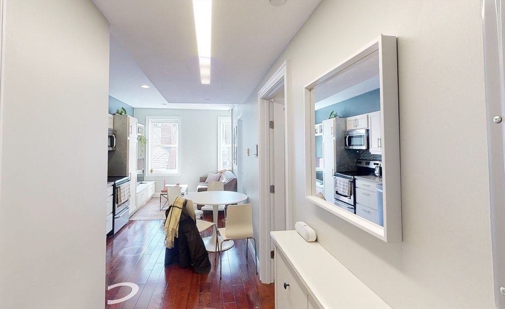 2 bed, 1 bath apartment for rent at 9 Anderson Unit 3 R, Beacon Hill — photo 3 of 8