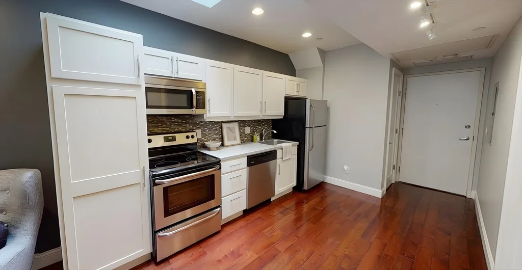 2 bed, 1 bath apartment for rent at 9 Anderson Unit 5 F, Beacon Hill — photo 1 of 8