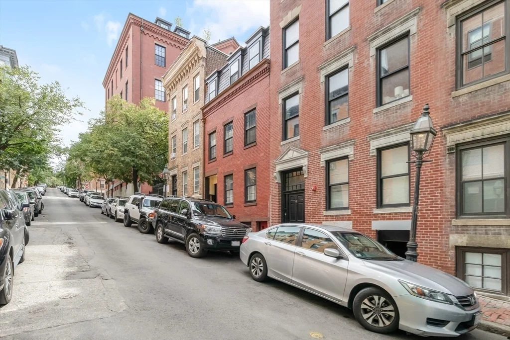 2 bed, 1 bath apartment for rent at 9 Anderson Unit 5 F, Beacon Hill — photo 8 of 8
