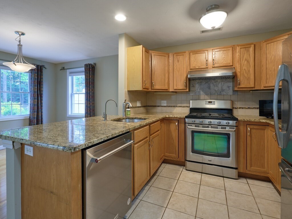 3 bed, 2 bath apartment for rent at 9 Angela Rose Ln Unit 1, Worcester — photo 6 of 23
