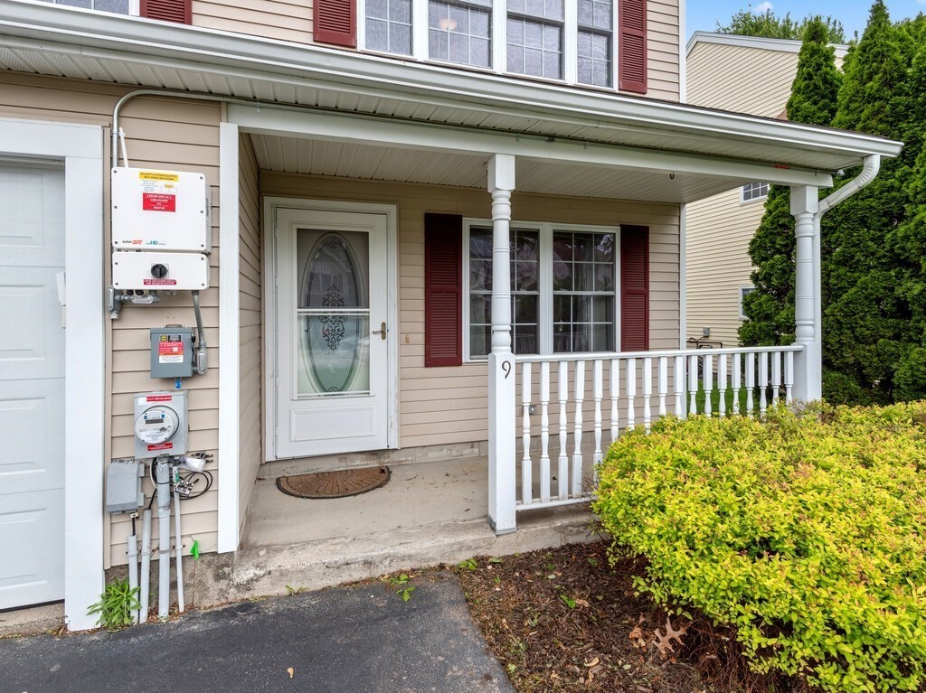 3 bed, 2 bath apartment for rent at 9 Angela Rose Ln Unit 1, Worcester — photo 3 of 23